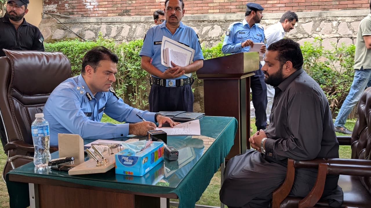 DIG Islamabad Ali Waseem Holds Open Court, Issues On-the-Spot Directions for Prompt Resolution of Citizens’ Complaints